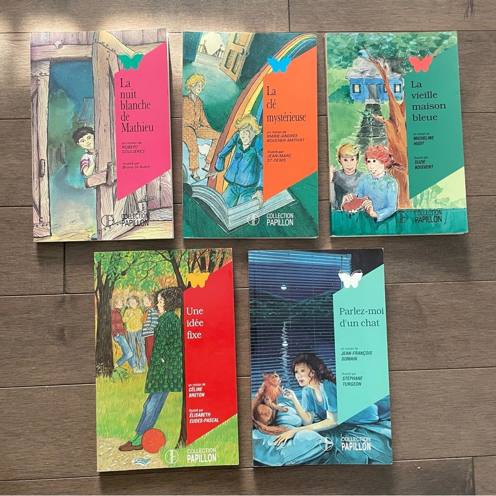 Papillon Blanc Kids Storybook Set - Red, Green, Blue Covers
